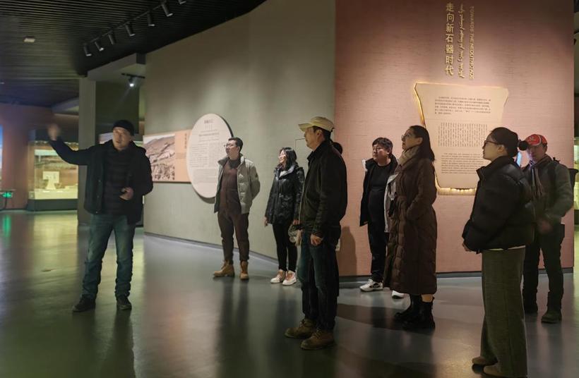 革命文物管理部开展“追寻历史足迹 精进展览策划”主题学习活动